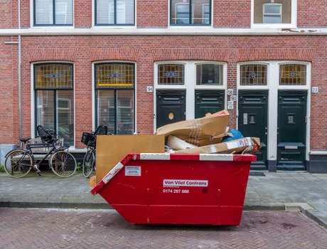 Central London streets with efficient waste removal services